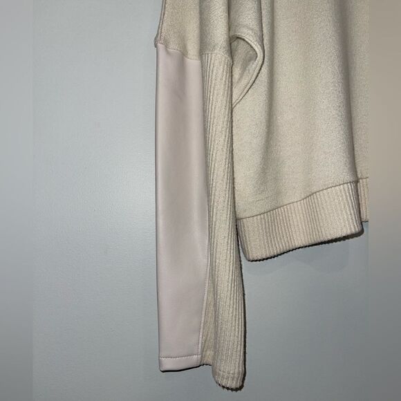 NWT Express Mock Neck Faux Leather Sleeve Top Size XL - Picture 7 of 8